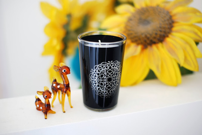 Airwick Multicolour Black Edition Candle Blog Review