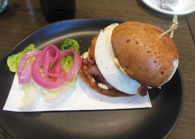 CH James, Fairfield, breakfast burger