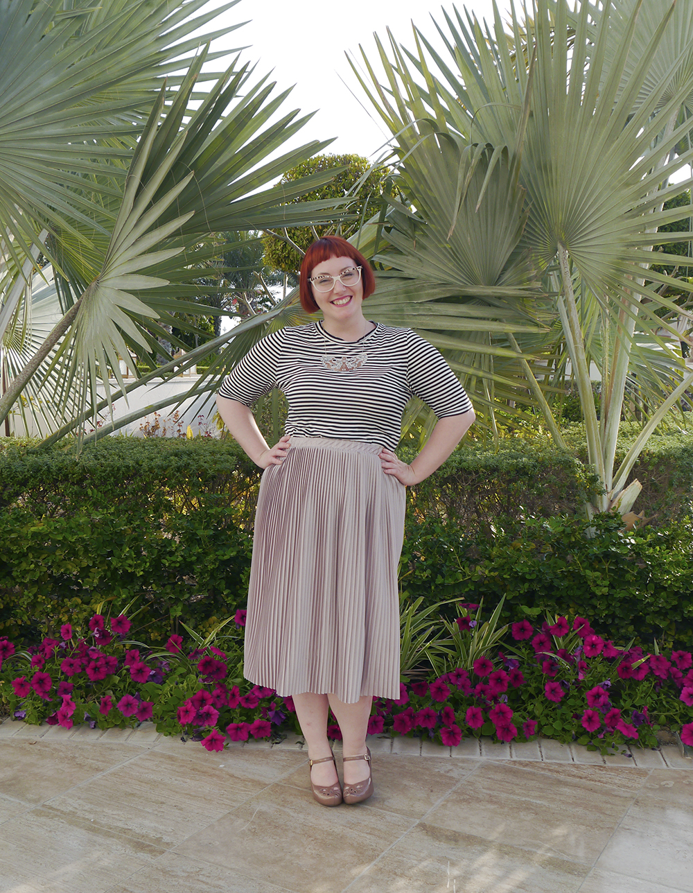 A Scottish Girl in Dubai what helen wore, holiday outfit, what to wear in Dubai, summer holiday outfit, modest holiday outfit, H&M stripy tshirt, Zara pleated skirt, Charcot neclace, Spex Pistols glasses, Scottish blogger, Scottish style abroad, ginger hair, ginger bob, blogger with glasses
