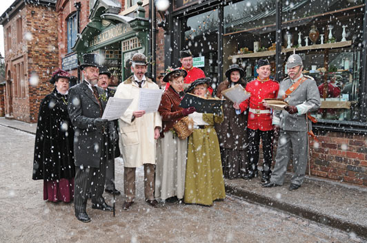The Kissed Mouth: 9th December - Carol Singers
