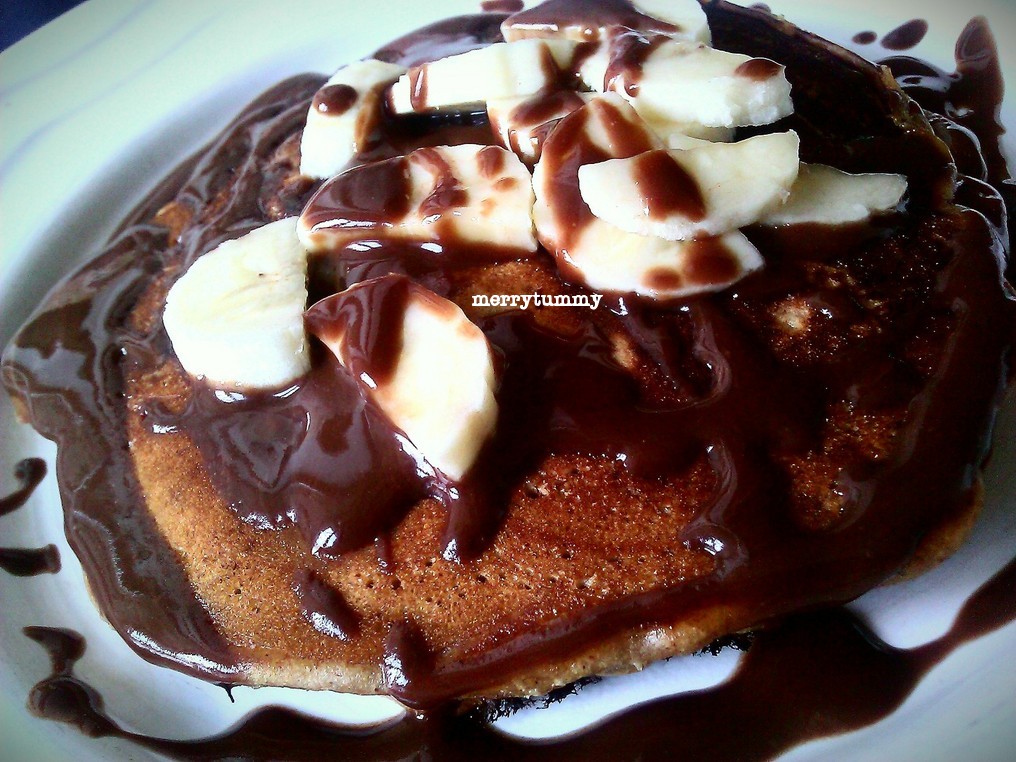 Merry Tummy Eggless Banana Pancakes