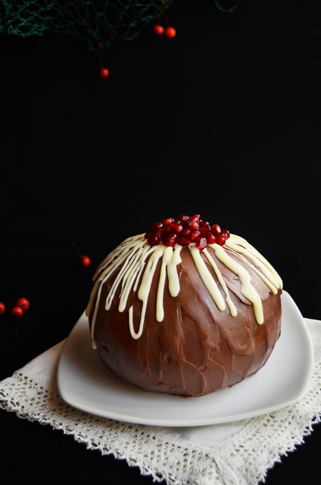 Bomba de ciocolata cu zmeura si rodie