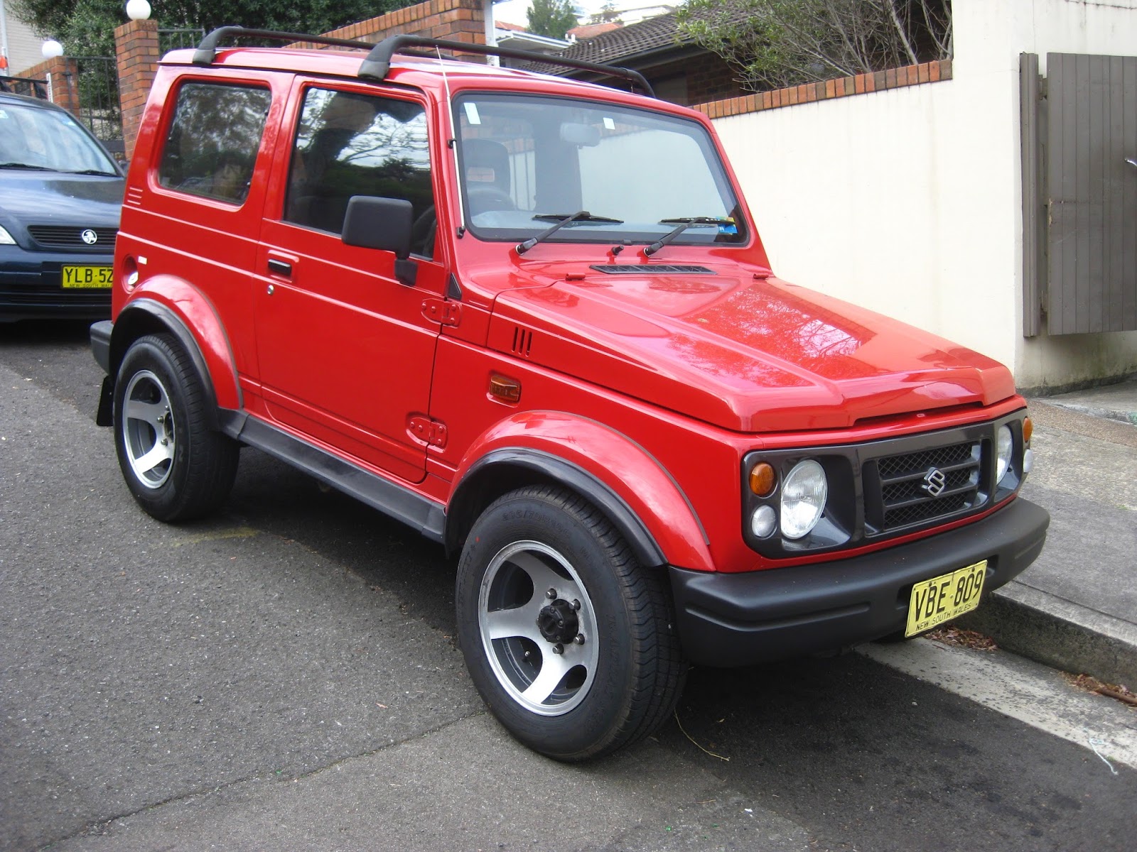 Aussie Old Parked Cars 1998 Suzuki Sierra