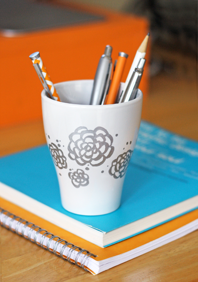 sharpie flowers on pencil cup