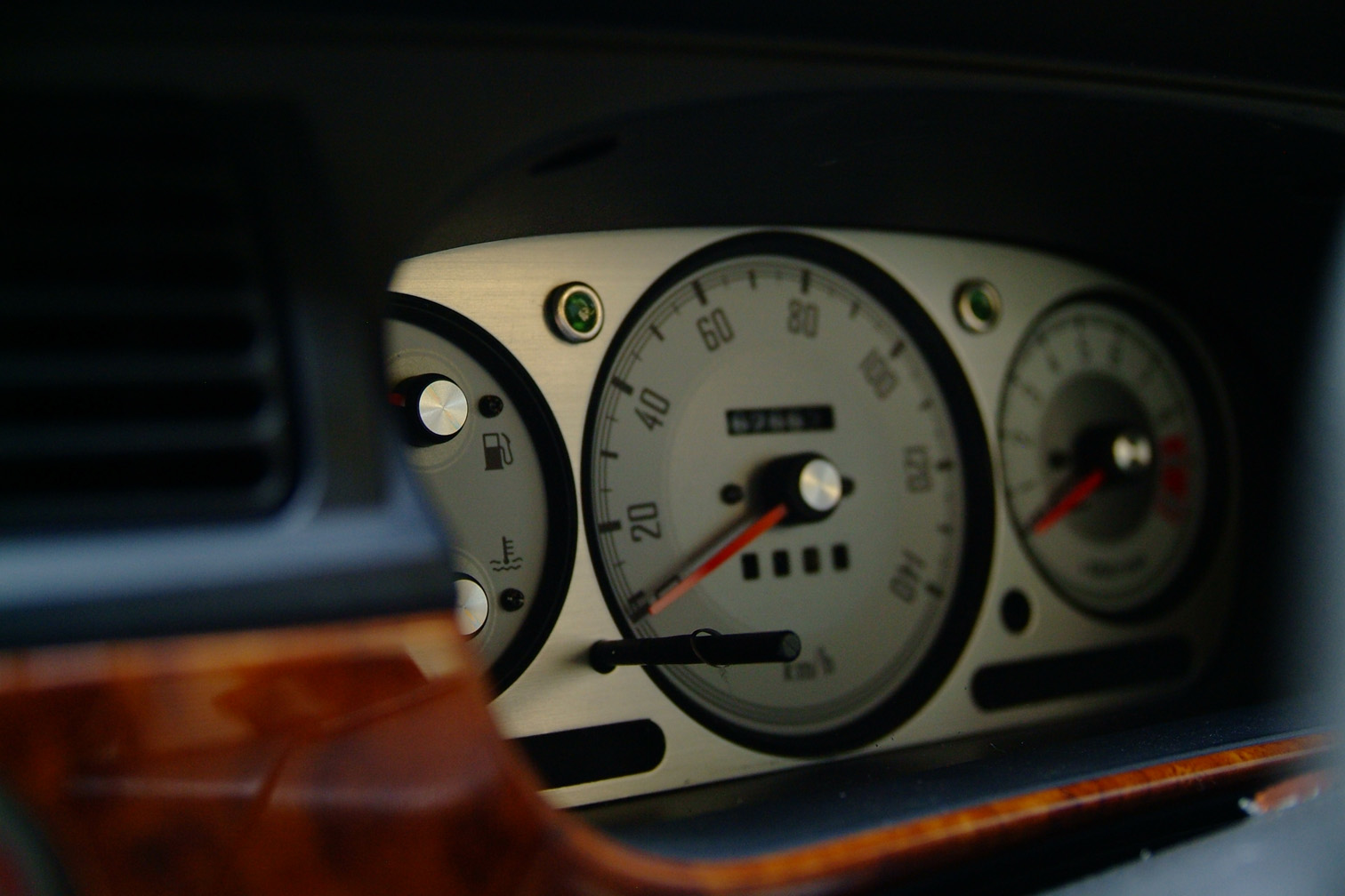 L700ミラジーノメーターパネル周りスイッチ4点セットブロンズカラー L700ミラジーノメーターパネル周りスイッチ4点セットブロンズカラー