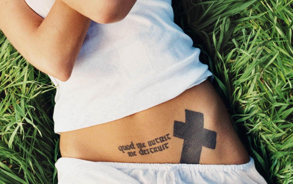 Angelina Jolie Tattoos 2020 / Angelina Jolie Shopping in LA 01/05