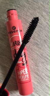 mascara essence lashes of the day