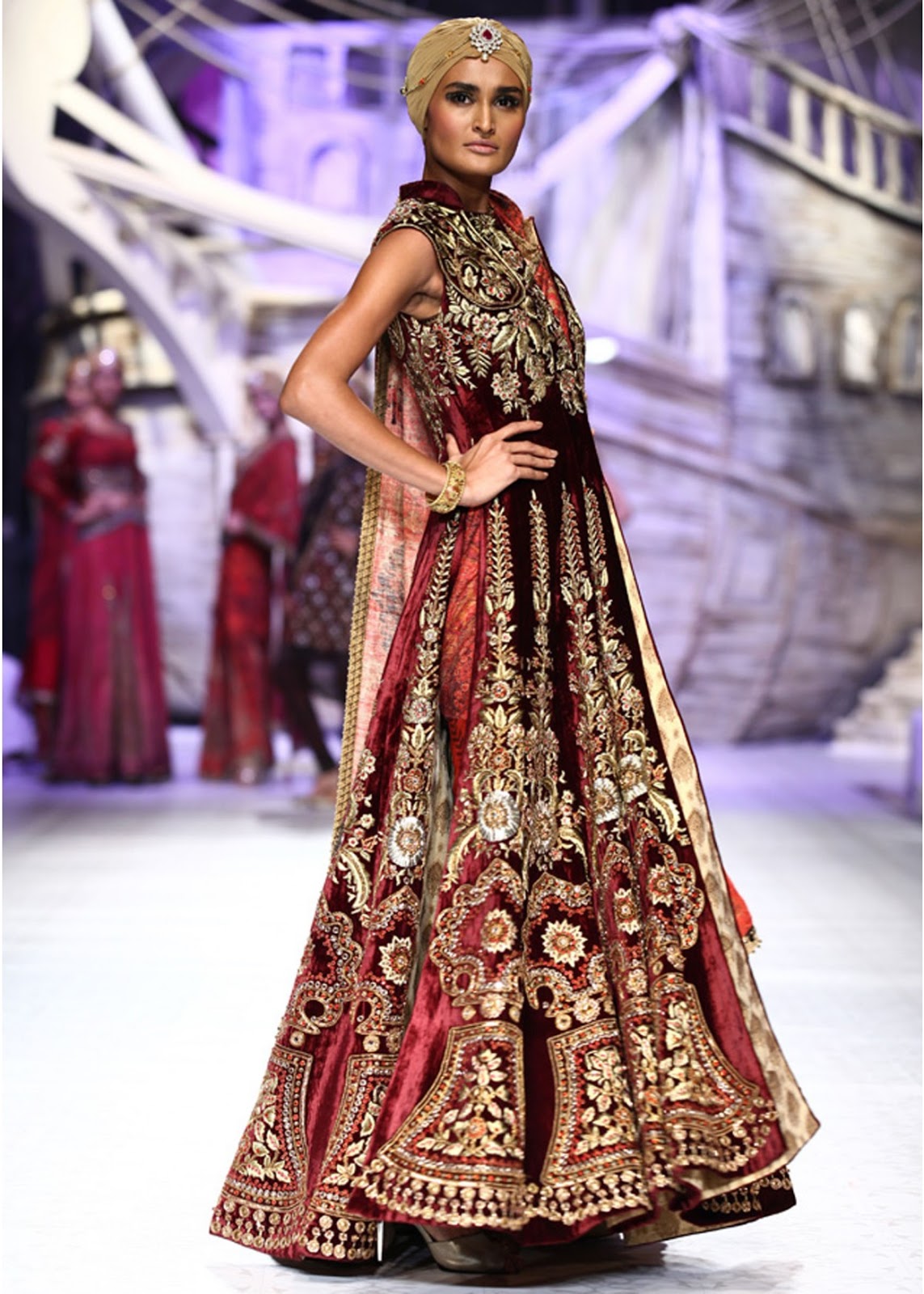 JJ Valaya Collection at PCJ Delhi Couture Week 2013 - Latest Fashion Today