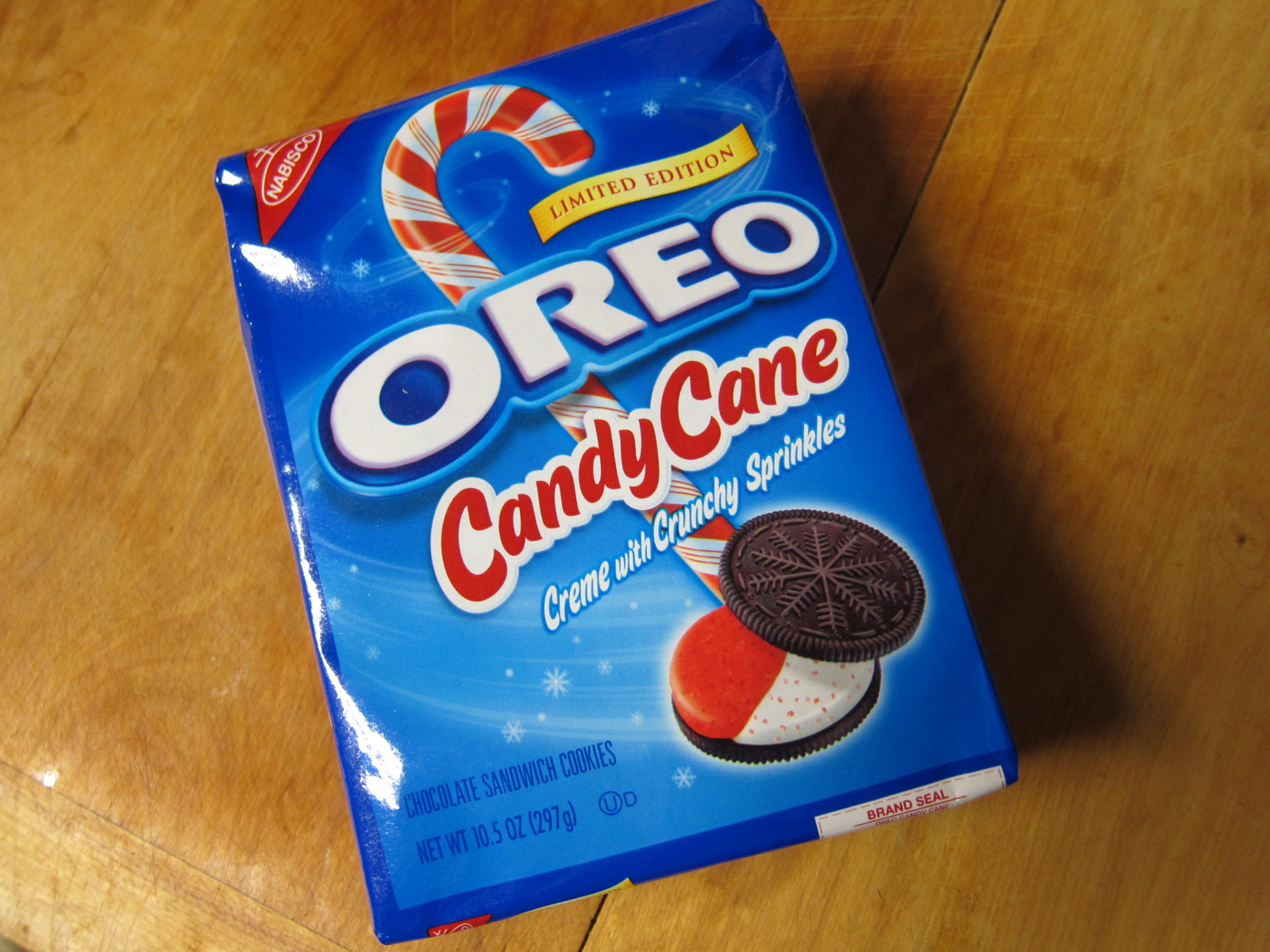 Review Nabisco Candy Cane Creme Oreos