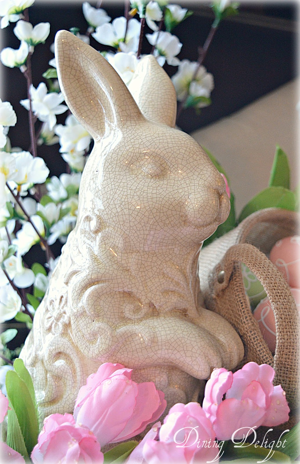 Dining Delight Easter Decor in a Trunk