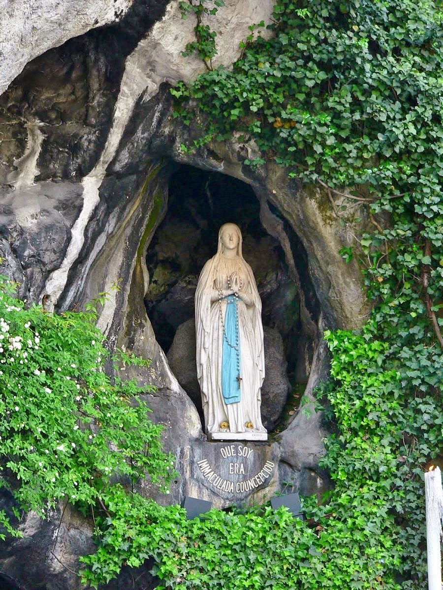 Di qua e di la MADONNA DI LOURDES Our Lady of Lourdes