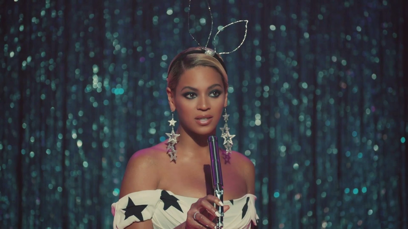 Beyonce hair flip
