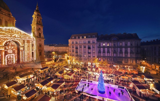 Mercatini di Natale a Budapest - Piazza della Basilica - Poracci In Viaggio mercatini-di-natale-budapest-piazza-della-basilica-poracci-in-viaggio
