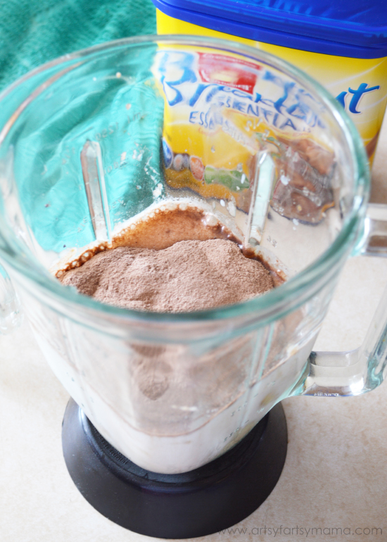 Breakfast Chocolate Milkshake Smoothie at artsyfartsymama.com #BreakfastEssentials #easyrecipe