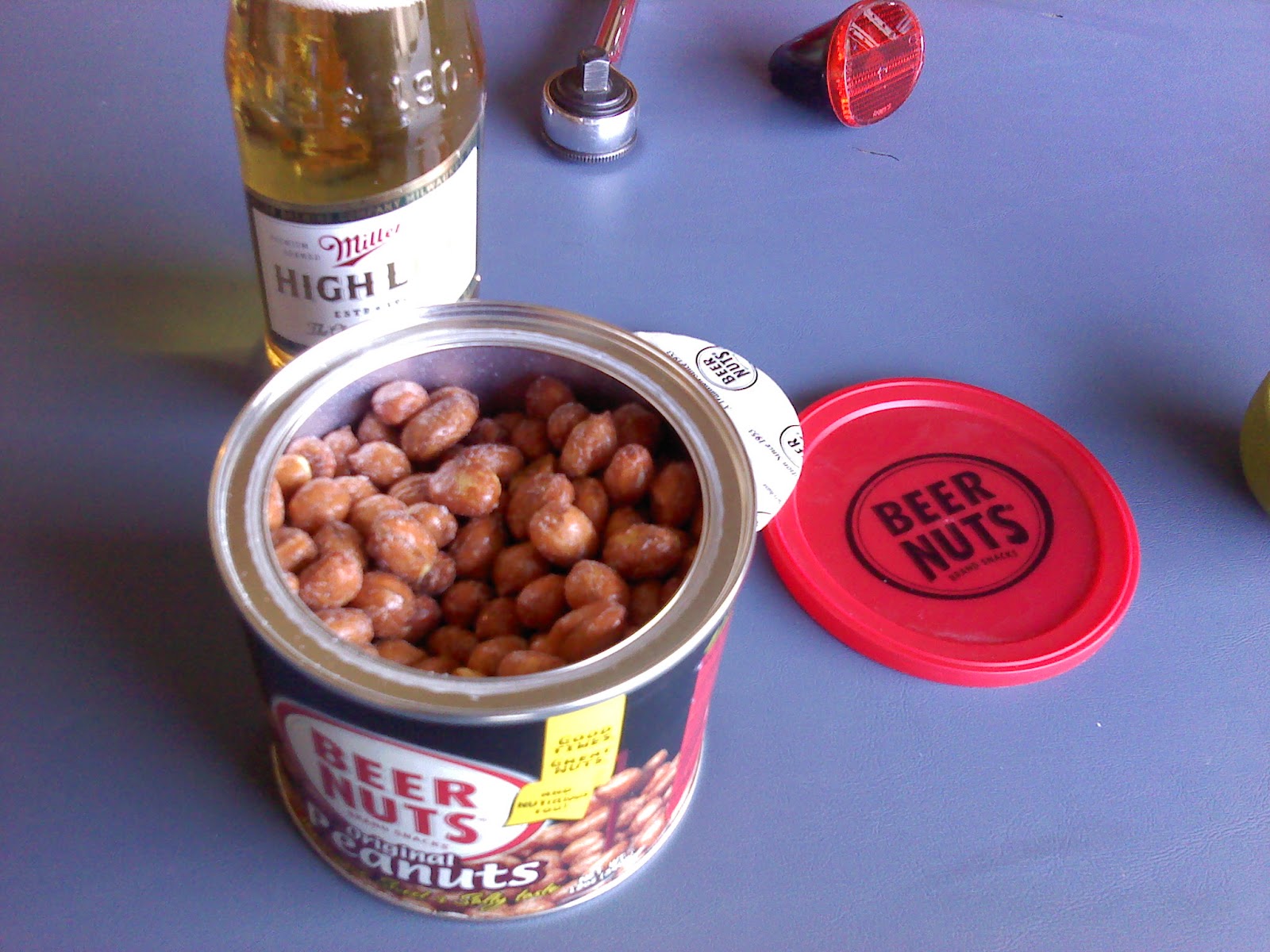 The Retro Dad BEER NUTS Review.. A REAL Retro Dad Snack