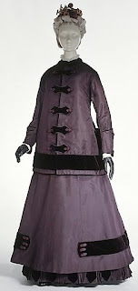 10 Tips on Writing Victorian Garb by Gail Carriger 