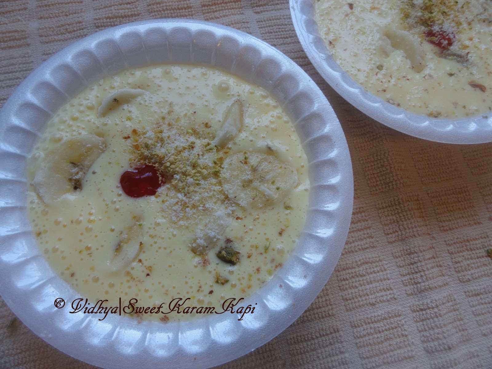 Sweet Karam Kapi ) Bananas with custard