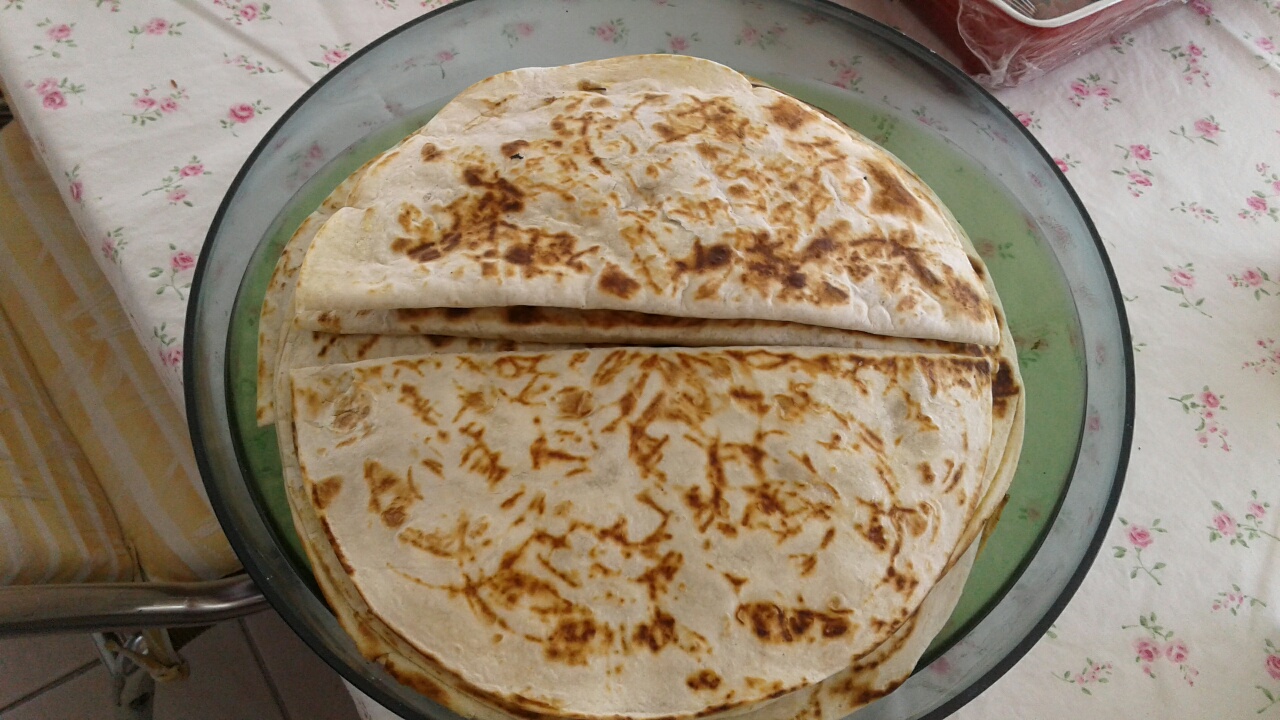 Yalancı Etli Ekmek (Lavaşla Yapılan Etli Ekmek) Yemek Tarifleri