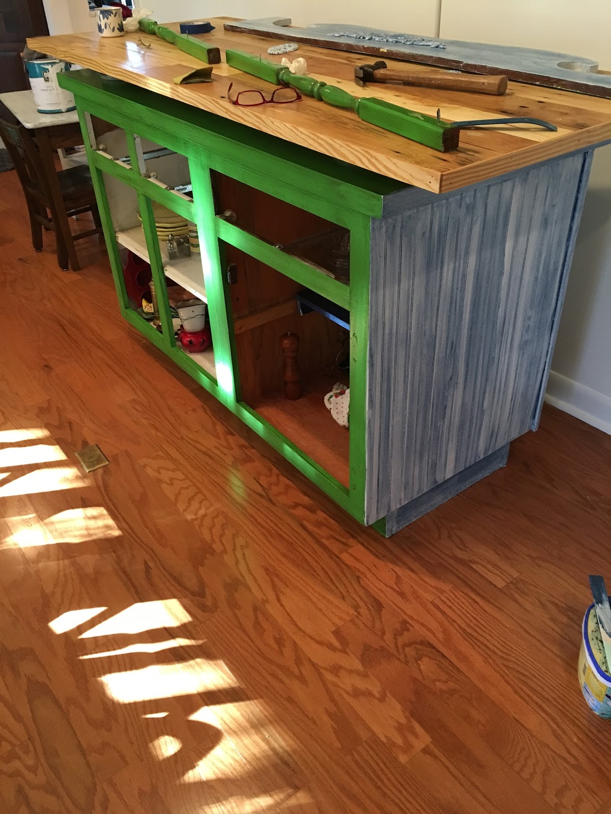 Repurposed For Life: REPAINTING THE GREEN GECKO