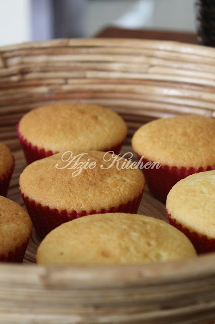 Crabapple Bakery Vanilla Cupcakes