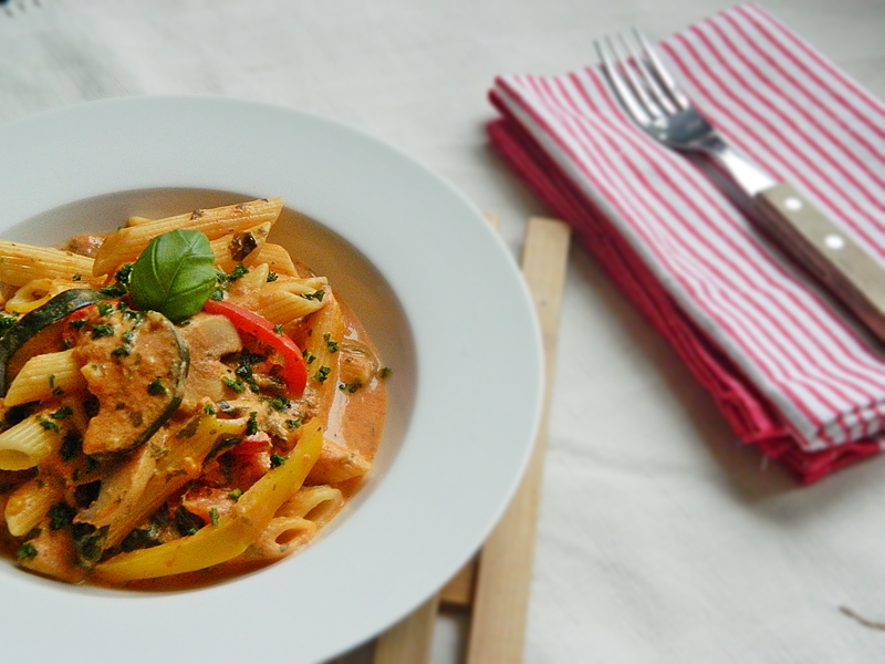 Dr Ola&amp;#39;s kitchen: Sour cream Vegetarian Pasta. Sauerrahm Vegetarische ...