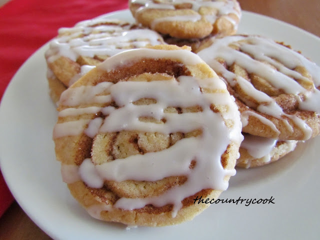Cinnamon Roll Cookies from The Country Cook on @KatrinasKitchen