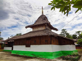 Masjid Wapauwe Maluku Tengah