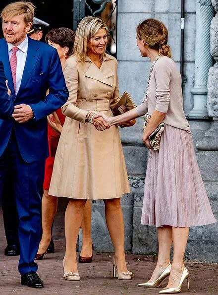 Queen Maxima wore Natan coat, Queen Maxima wore Salvatore Ferragamo flower heel pumps, LK Bennett clutch