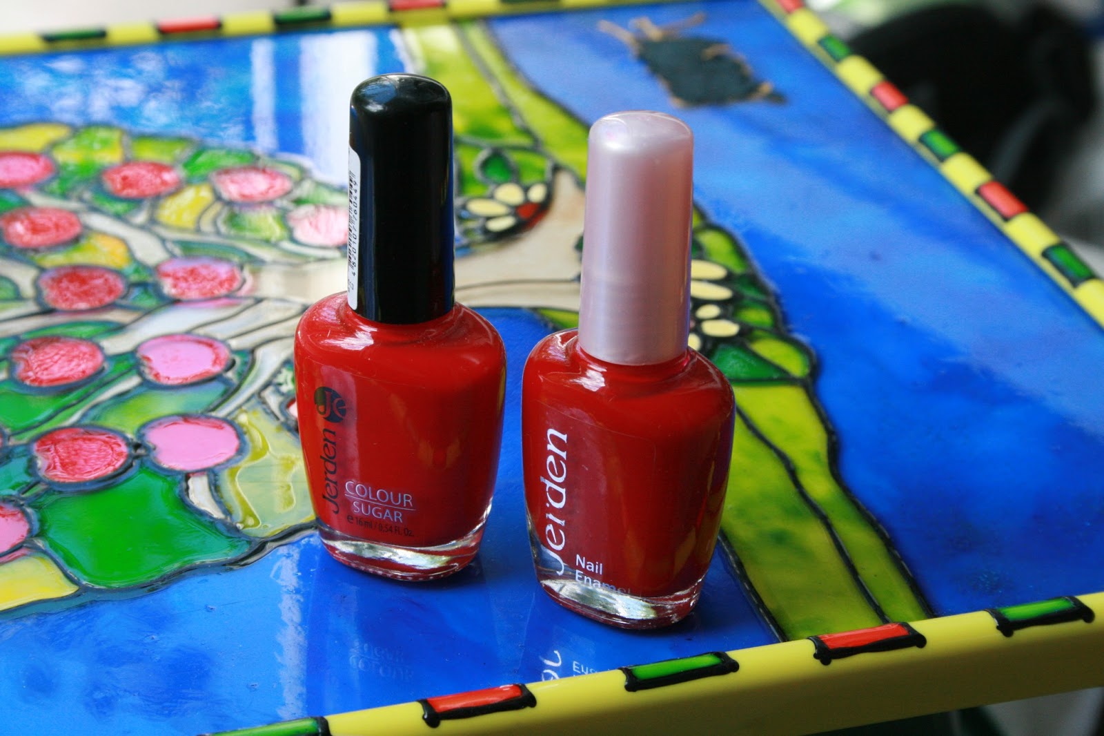 Найди лаки лаки. Лак на маленькие ногти. Лаки для нактией. Ilnp comet. Найди лаки лаки.