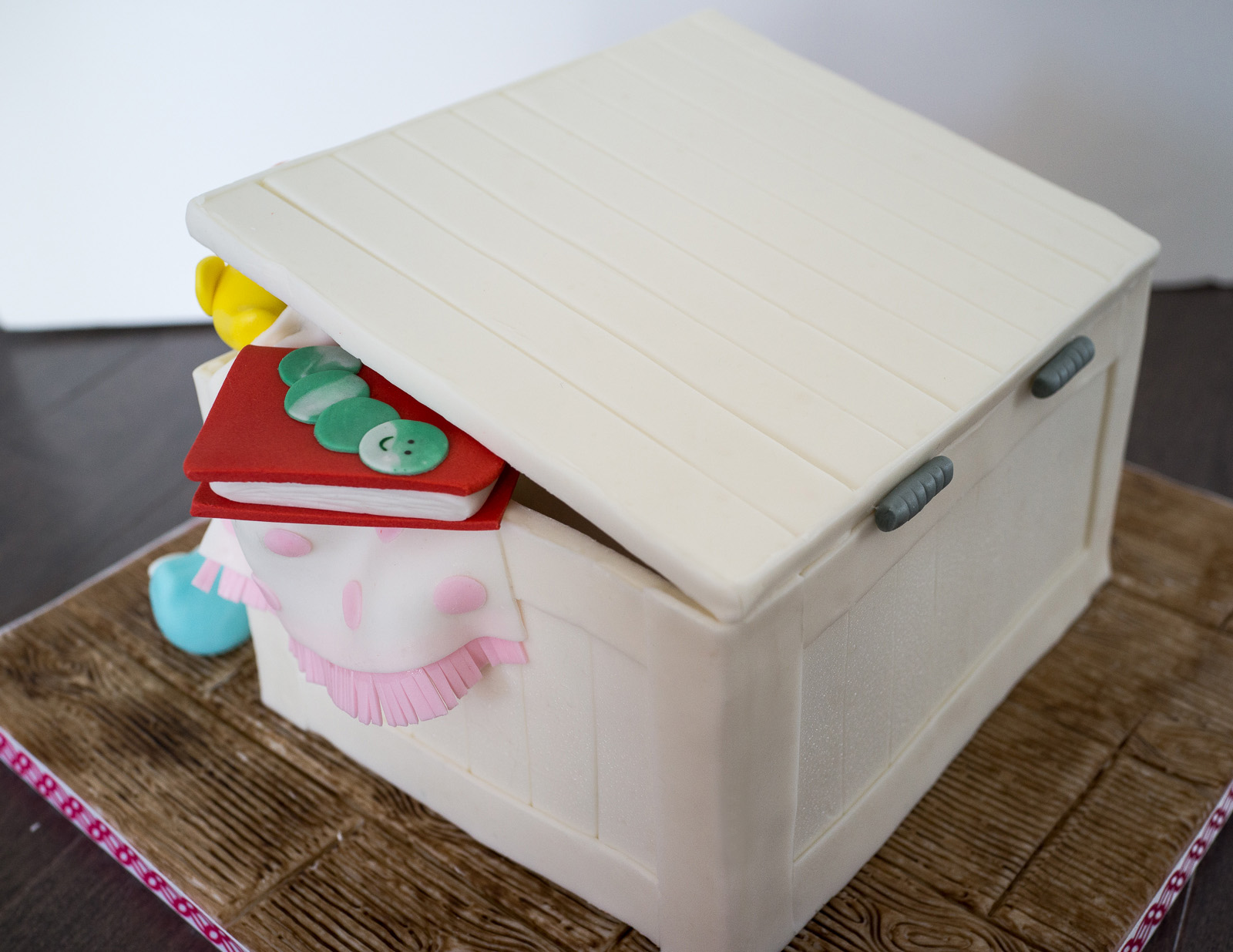 Fann Toy Chest for Baby Shower
