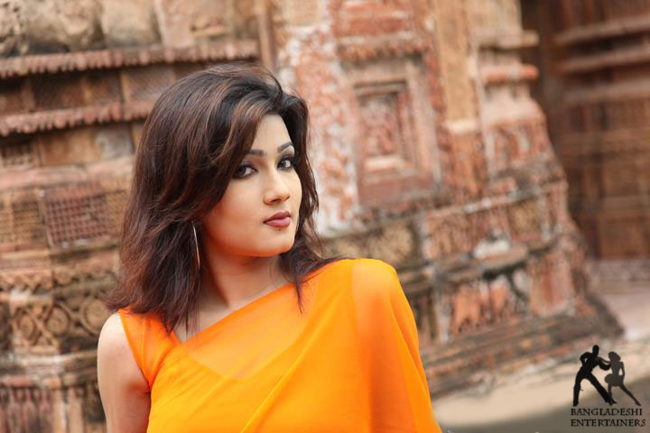 Mahiya Mahi biography, HD pictures