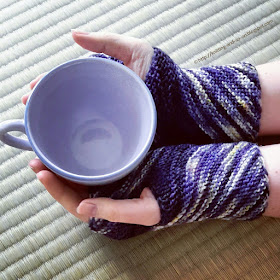 Inclination Wrist Warmers - #free #knittingpattern by Knitting and so on
