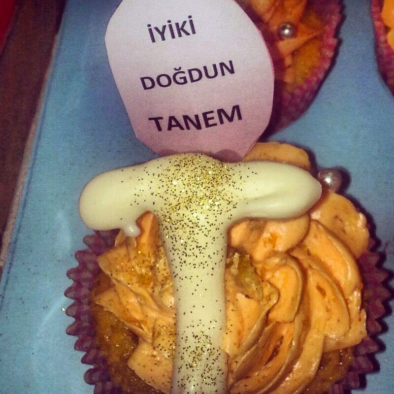 misket cupcake tanemin doğum günü için cupcake