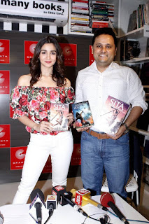 Glamours Hindi Girl Alia Bhatt At Movie Trailer Launch In Red Dress (2)