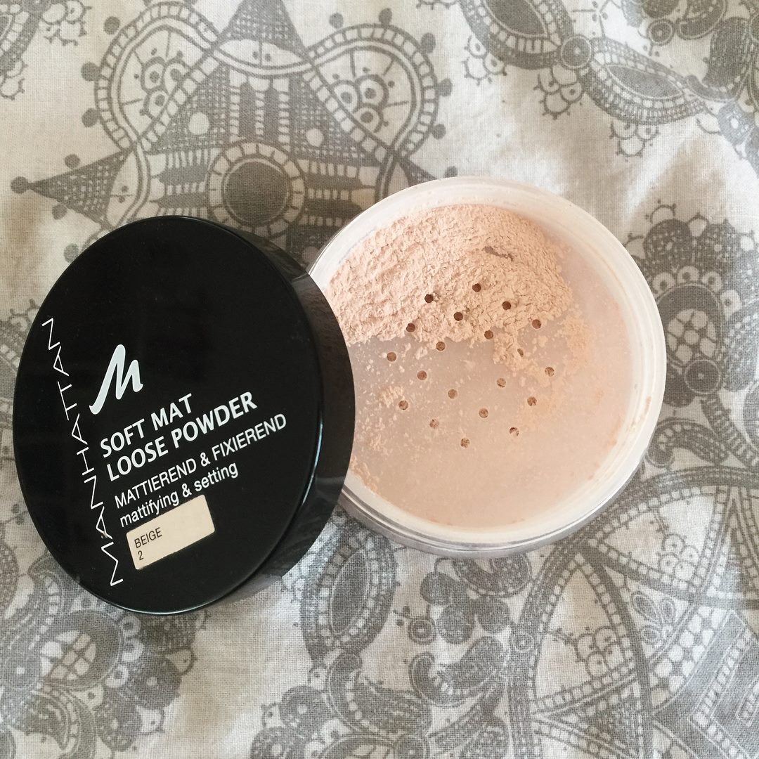 Read All About It Manhattan Soft Mat Loose Powder