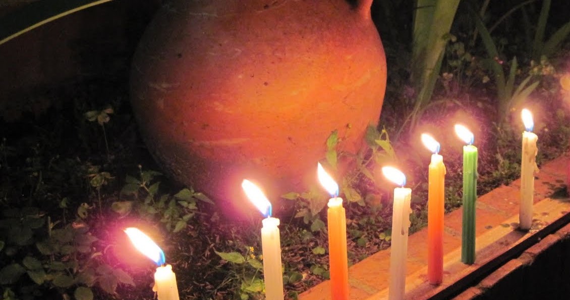 Author Maritza Martínez Mejía La Noche de las Velitas Little Candles