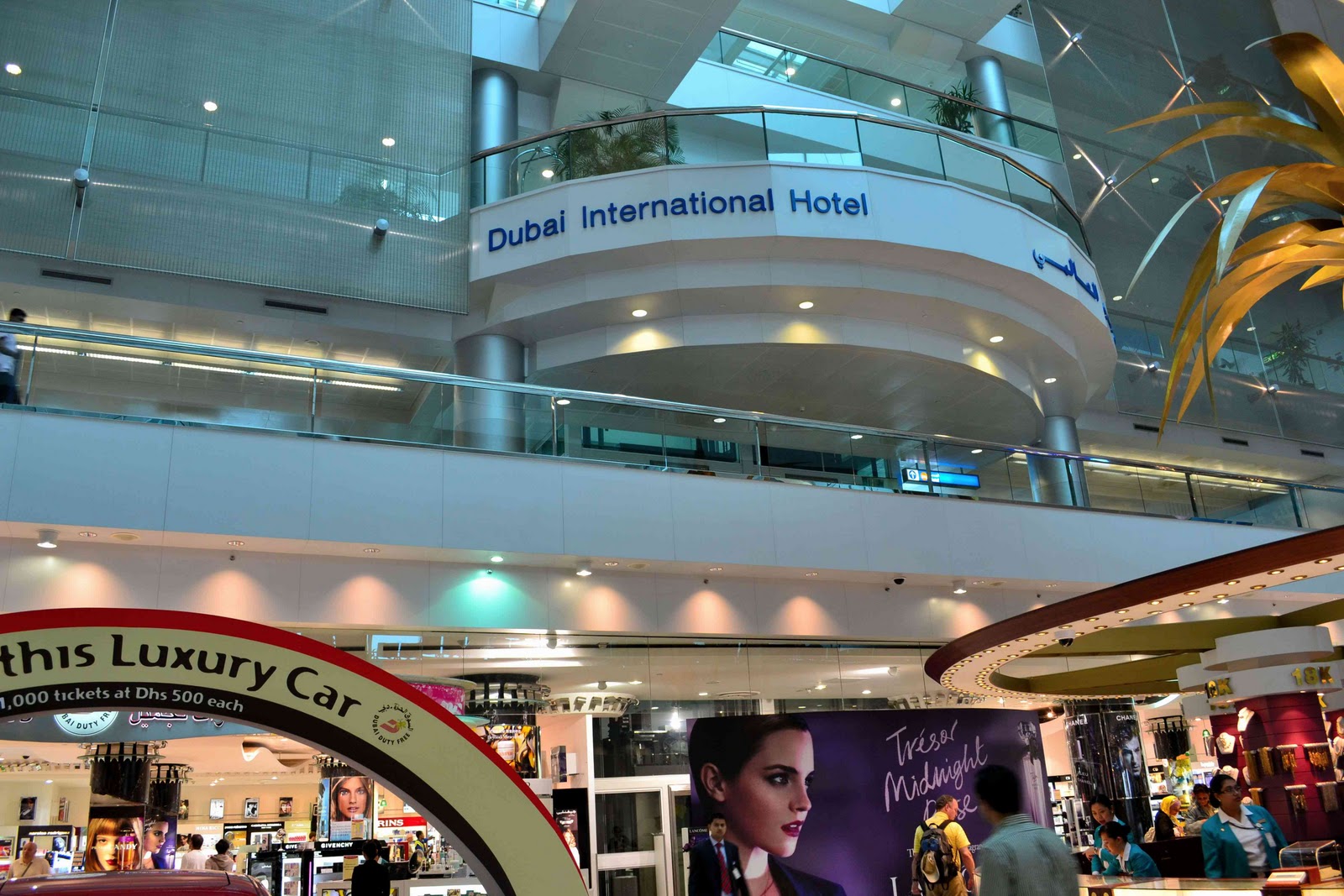 wandering... can't go home: Dubai Airport International Hotel