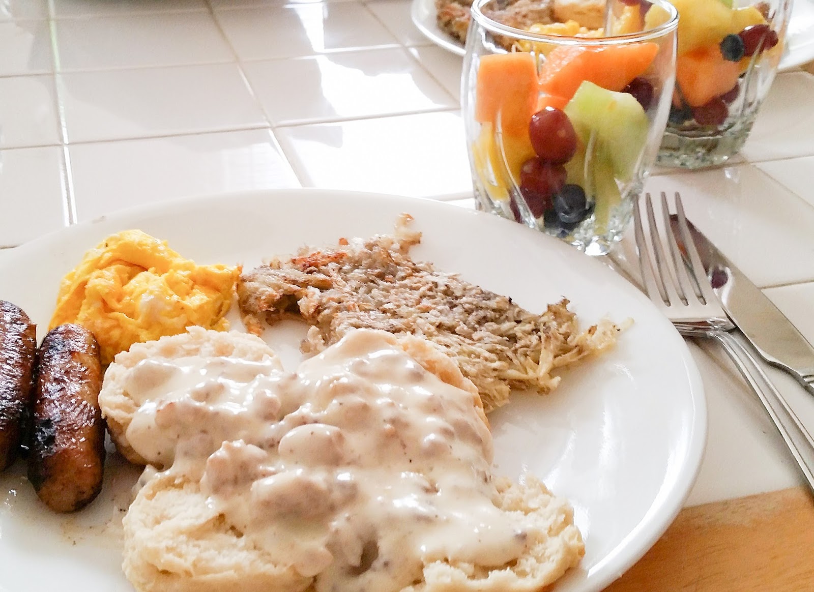The Viking Chef Southern Style Biscuits with Sausage Gravy and Hash Browns