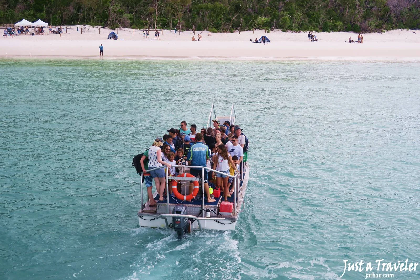 澳洲-聖靈群島-白天堂沙灘-白天堂海灘-景點-推薦-攻略-交通-自由行-遊記-必玩-必去-必遊-行程-一日遊-半日遊-旅遊-Whitsundays-Whitehaven-Beach-船