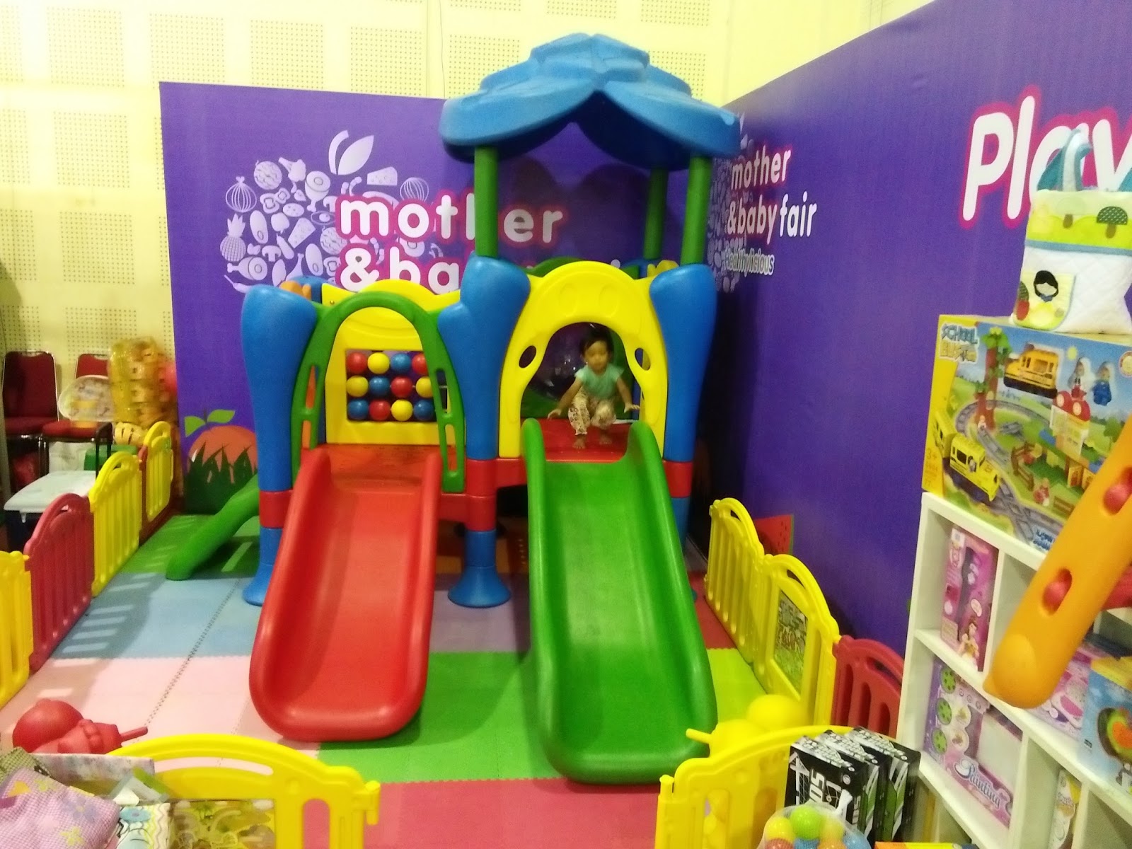 playhouse plastik PLAYGROUND PLASTIK DENGAN RANGKA BESI GALVANIS DAN DOUBLE SLIDE
