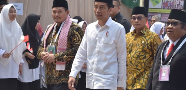 Jokowi Ikuti Kirab Santri, Panitia Siapkan Hadiah Mobil, 10 Umroh, 10 Motor dan 150 Sepeda