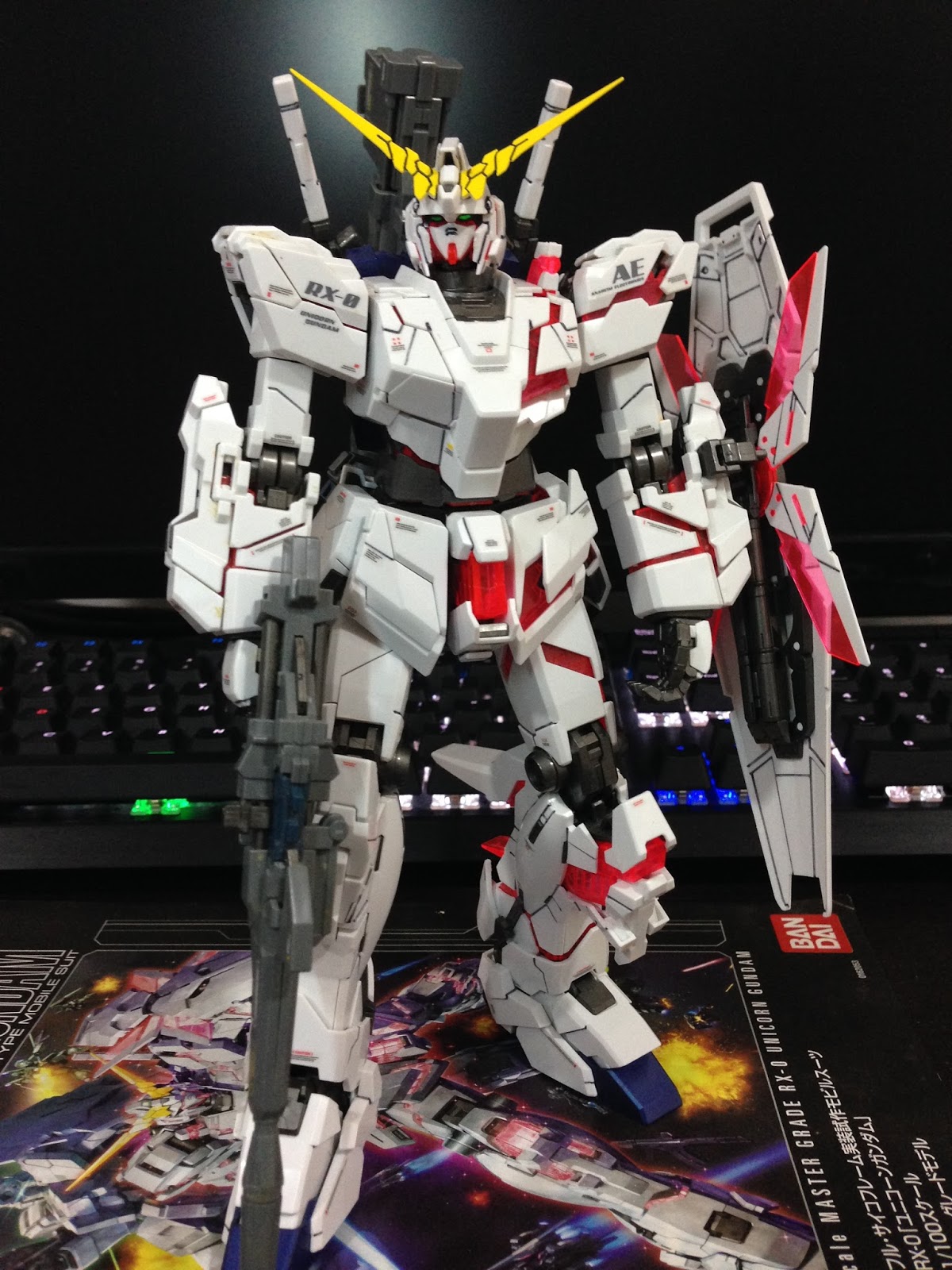 Mg Gundam Model Kit