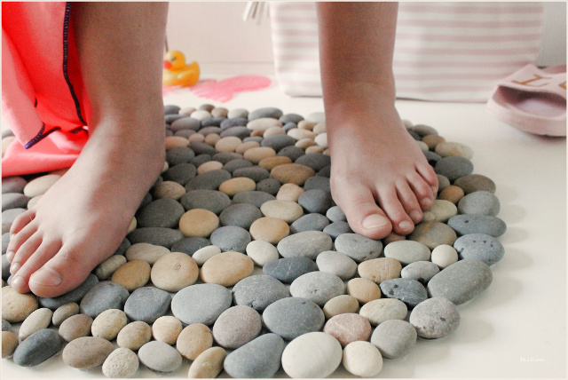 seguro sistema competencia Pica Pecosa: Cómo hacer una alfombra DIY con piedras