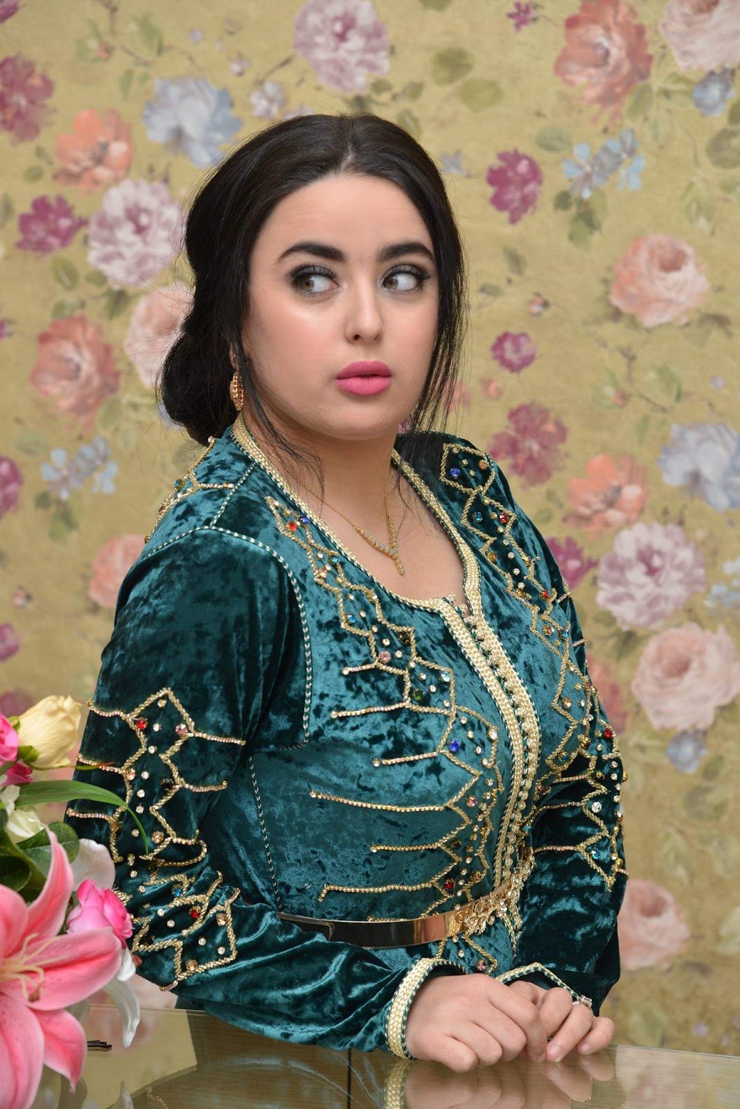 من أروع موديلات قفاطين مغربية بثوب الموبرة الراقي