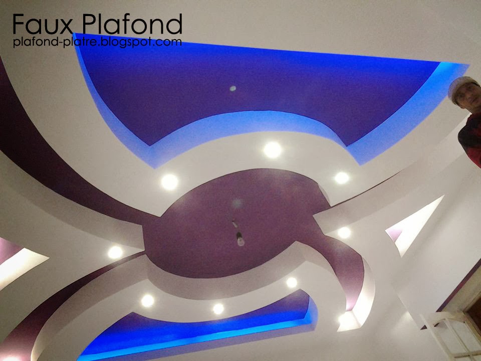 Design Faux Plafond Suspendu Excellent Boutique Salon Marocain