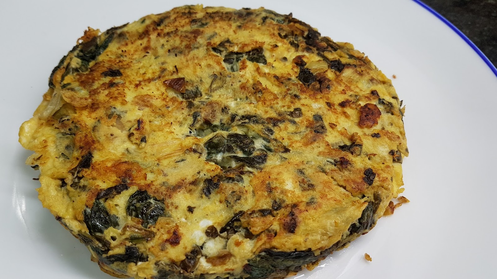 Cocina Basica y Fresca TORTILLA DE ESPINACAS CON TOMATE Y CEBOLLA CBF