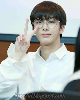 Photo Chae Hyungwon Monsta X Pakai Kacamata Bundar Photo Chae Hyungwon Monsta X Pakai Kacamata Bundar