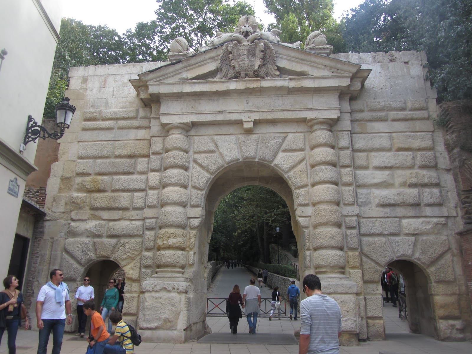 Puerta de Las Granadas