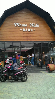 Momo Milk Barn Bogor