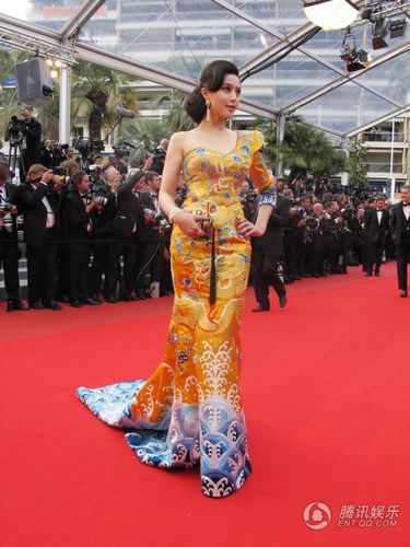 All Model and Movie Stars Photo Gallery: Fan Bingbing in Her Dragon Robe